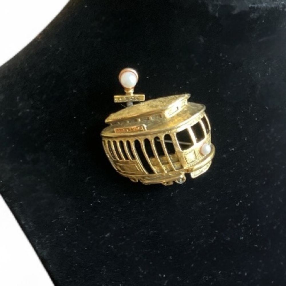 Vintage Tortolani Market Street Trolley Cable Car Brooch Pin San Francisco 60s
